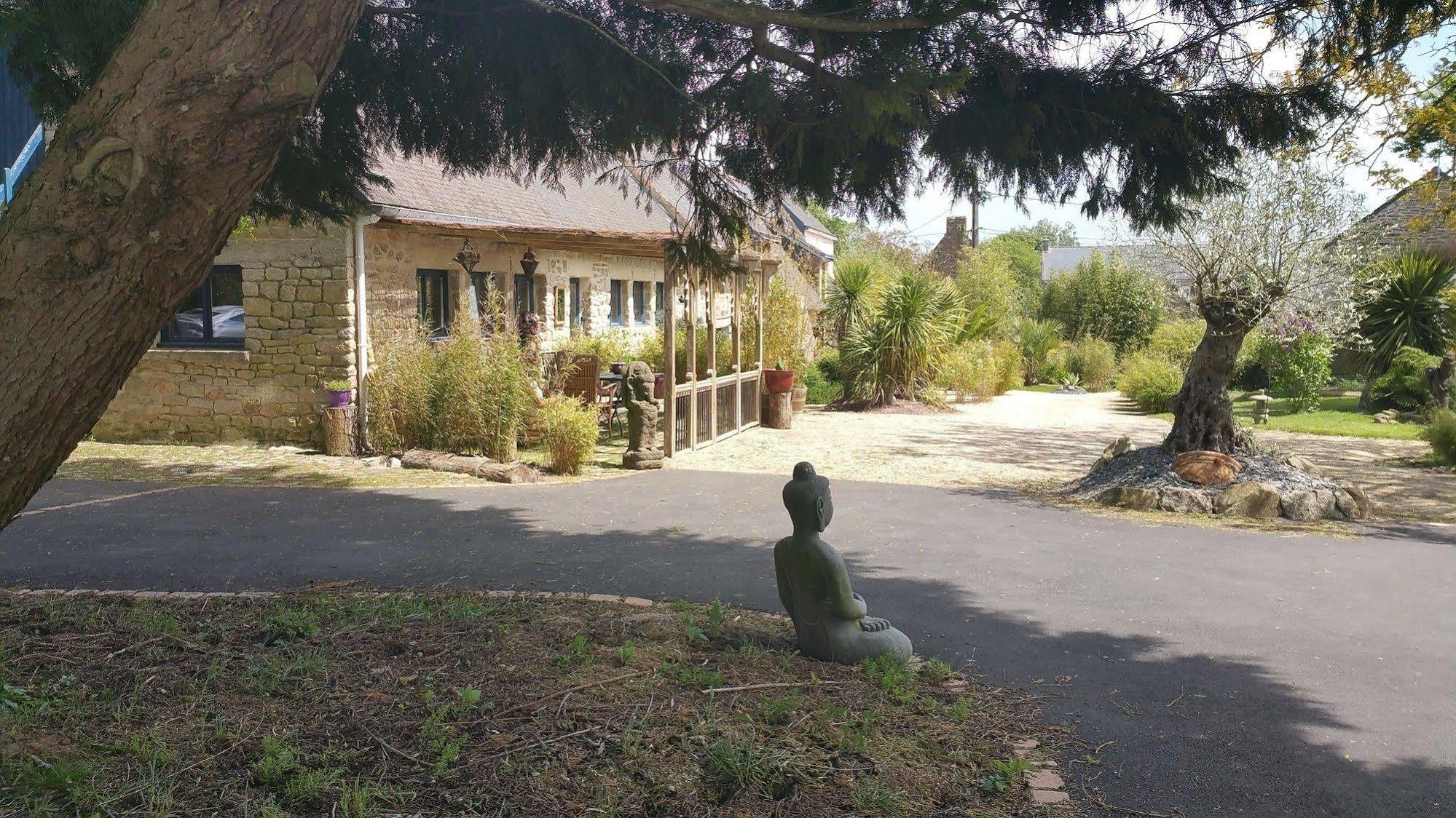 Le Domaine De Saint-Thomin Panzió Nostang Kültér fotó